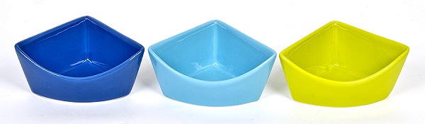 Chew proof Corner Dish Large